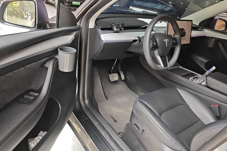Used Tesla Model Y 2024 Rear-Wheel-Drive Version Driver Seat