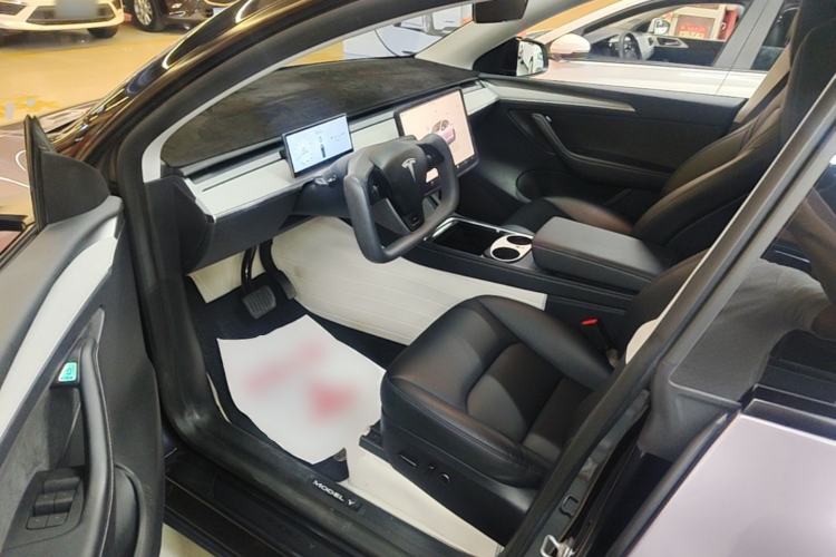 Used Tesla Model Y 2024 Long-Range All-Wheel-Drive Version Driver Seat
