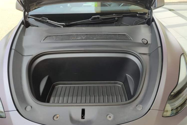 Used Tesla Model Y 2024 Rear-Wheel-Drive Version Engine Bay