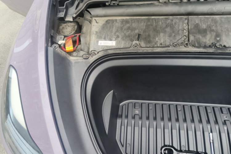 Used Tesla Model Y 2024 Rear-Wheel-Drive Version Engine Bay Right