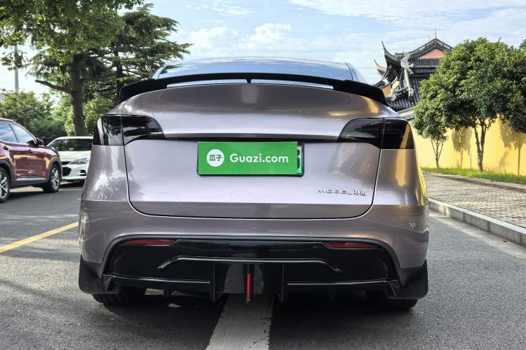 Used Tesla Model Y 2024 Long-Range All-Wheel-Drive Version Exterior 3
