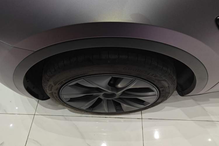 Used Tesla Model Y 2024 Rear-Wheel-Drive Version Exterior 4
