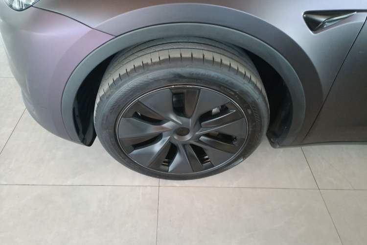 Used Tesla Model Y 2024 Rear-Wheel-Drive Version Exterior 4