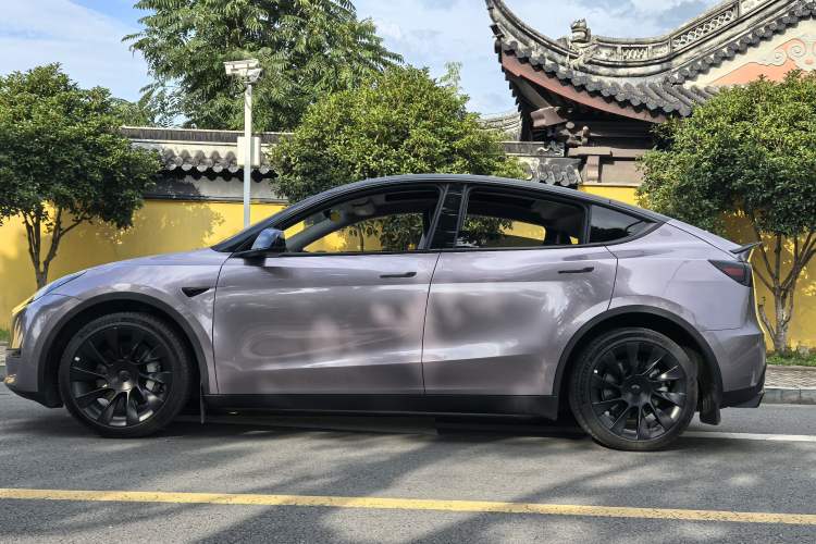 Used Tesla Model Y 2024 Long-Range All-Wheel-Drive Version Exterior 4