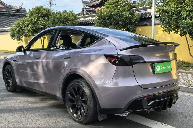 Used Tesla Model Y 2024 Long-Range All-Wheel-Drive Version Exterior 5