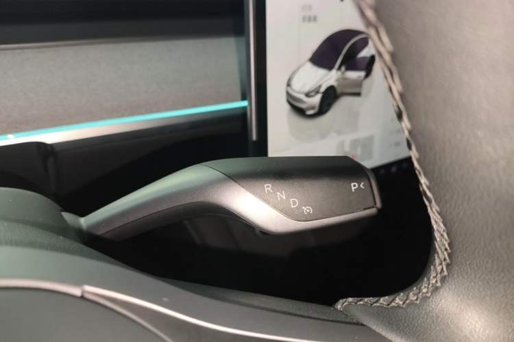 Used Tesla Model Y 2024 Long-Range All-Wheel-Drive Version Gear Lever