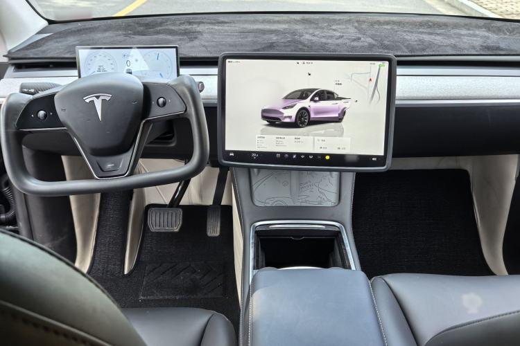 Used Tesla Model Y 2024 Long-Range All-Wheel-Drive Version Interior 2