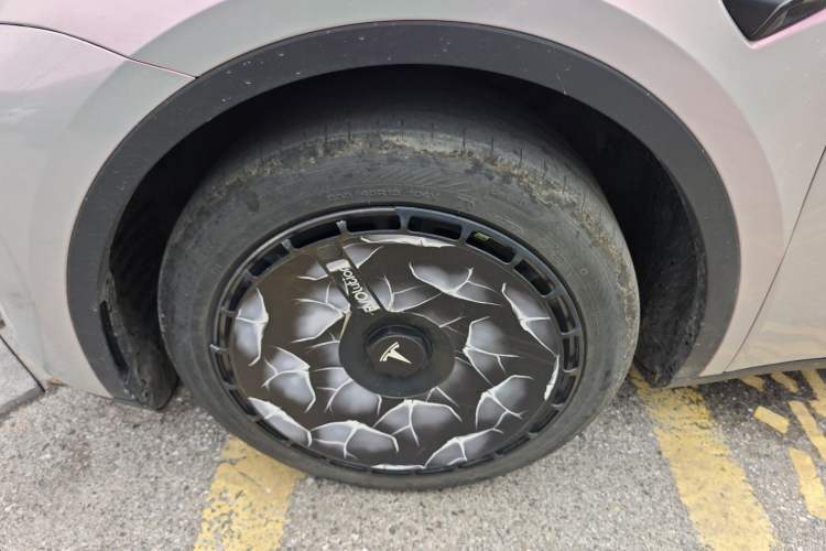 Used Tesla Model Y 2024 Rear-Wheel-Drive Version Left Front Wheel Hub