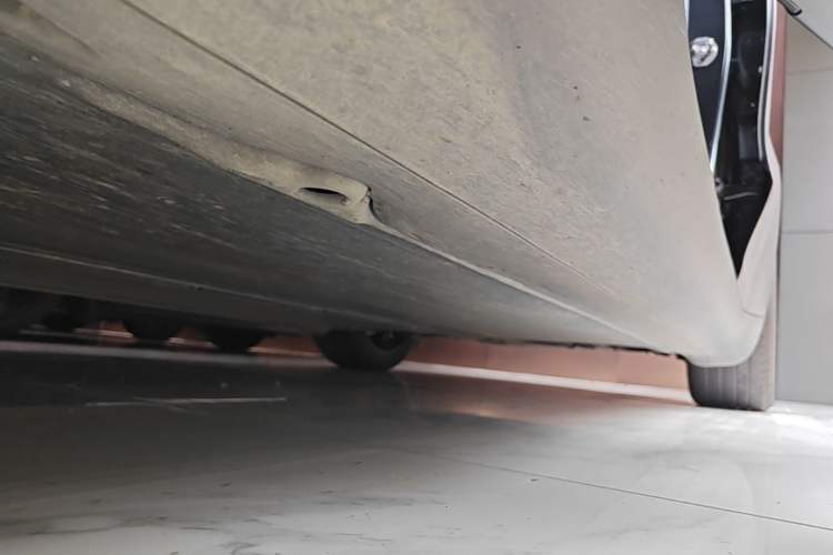 Used Tesla Model Y 2024 Rear-Wheel-Drive Version Left Side Sill