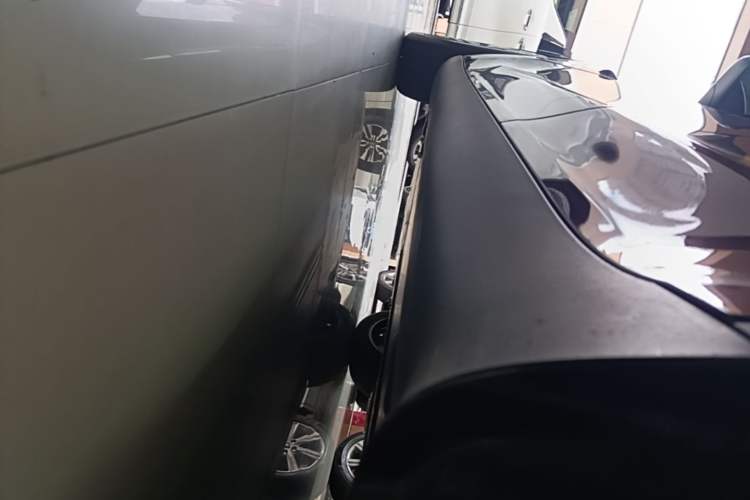 Used Tesla Model Y 2024 Rear-Wheel-Drive Version Left Side Sill