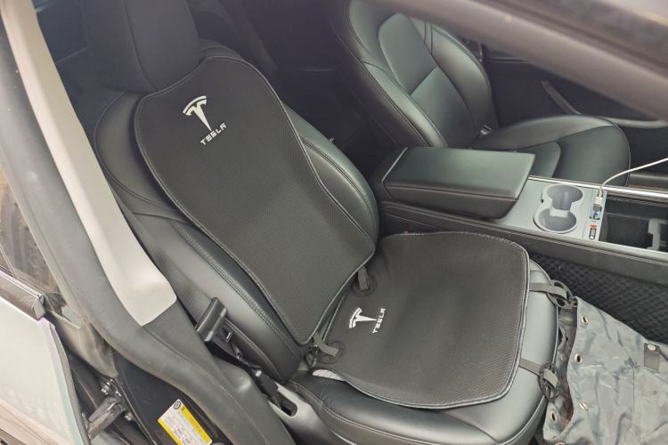 Used Tesla Model Y 2024 Rear-Wheel-Drive Version Right Front Seat