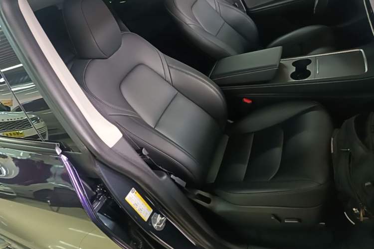 Used Tesla Model Y 2024 Rear-Wheel-Drive Version Right Front Seat