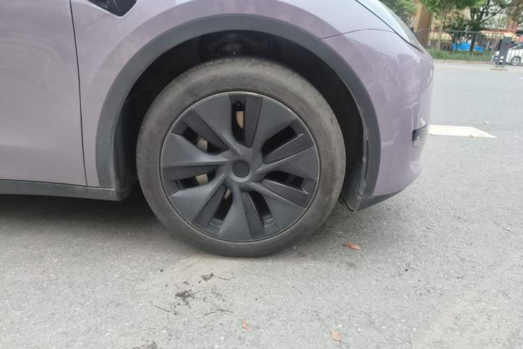 Used Tesla Model Y 2024 Rear-Wheel-Drive Version Right Front Wheel Hub