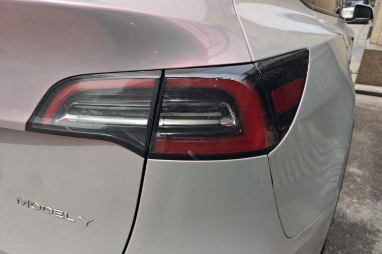 Used Tesla Model Y 2024 Rear-Wheel-Drive Version Right Rear Taillight