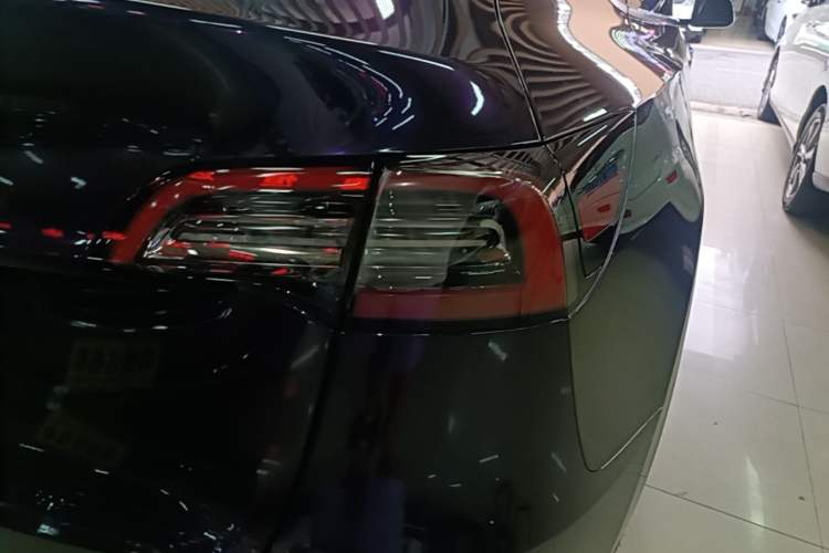 Used Tesla Model Y 2024 Rear-Wheel-Drive Version Right Rear Taillight