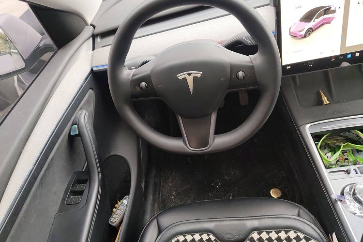 Used Tesla Model Y 2024 Long-Range All-Wheel-Drive Version Steering Wheel