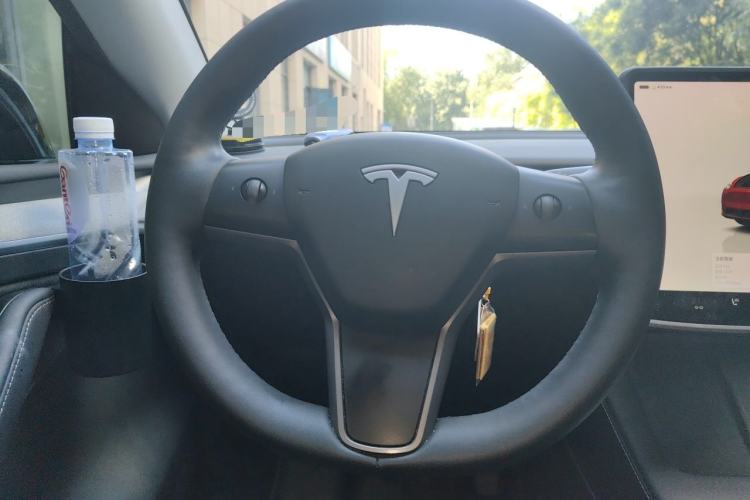 Used Tesla Model Y 2024 Rear-Wheel-Drive Version Steering Wheel