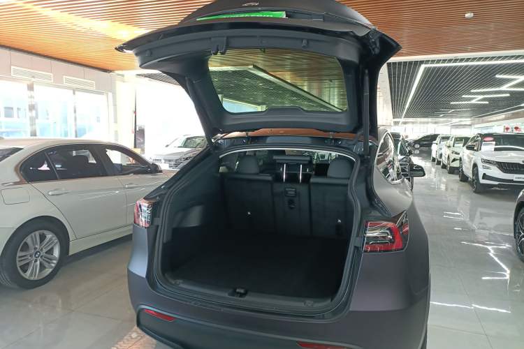 Used Tesla Model Y 2024 Rear-Wheel-Drive Version Trunk