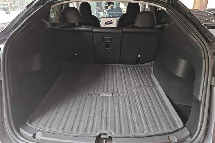 Used Tesla Model Y 2024 Rear-Wheel-Drive Version Trunk
