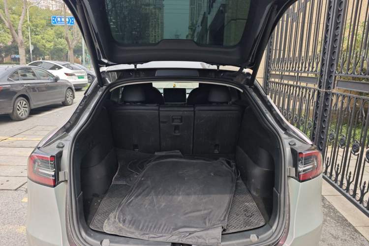Used Tesla Model Y 2024 Rear-Wheel-Drive Version Trunk