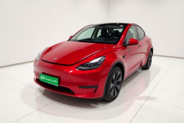 Ojetý Tesla Model Y 2024 Rear-Wheel-Drive Version
