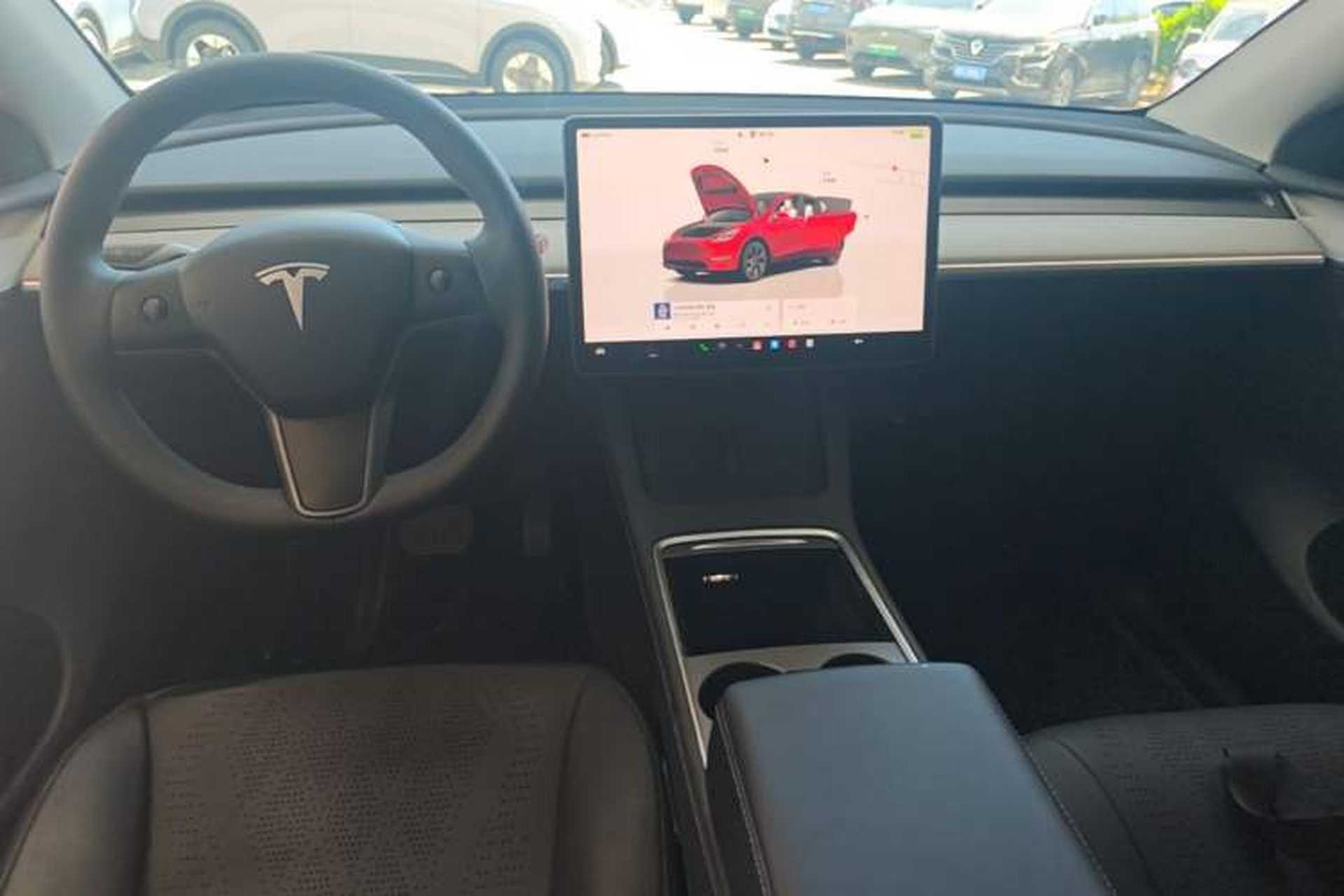 Used Tesla Model Y 2024 Long-Range All-Wheel-Drive Version Center Console