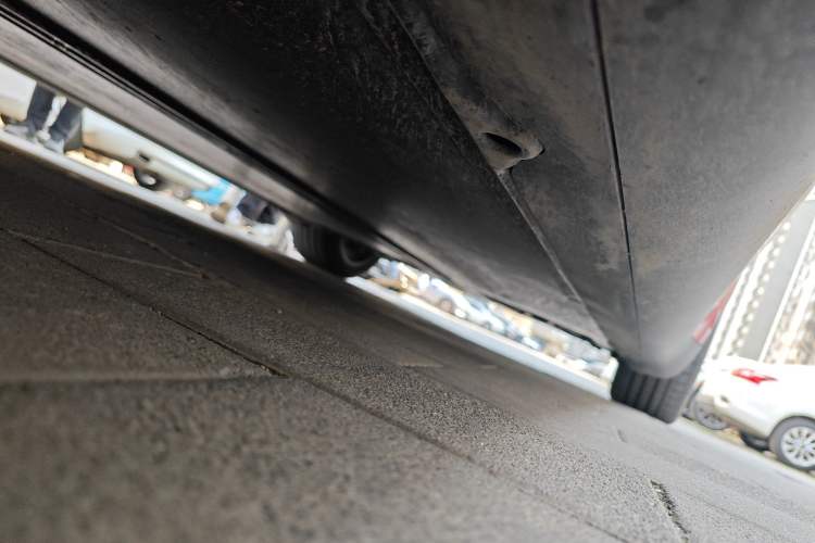 Used Tesla Model Y 2024 Long-Range All-Wheel-Drive Version Chassis Front Left