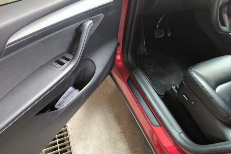 Used Tesla Model Y 2024 Rear-Wheel-Drive Version Driver Seat