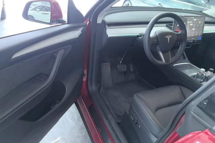 Used Tesla Model Y 2024 Long-Range All-Wheel-Drive Version Driver Seat