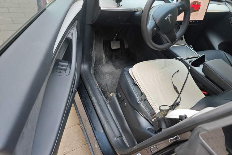 Used Tesla Model Y 2024 Long-Range All-Wheel-Drive Version Driver Seat
