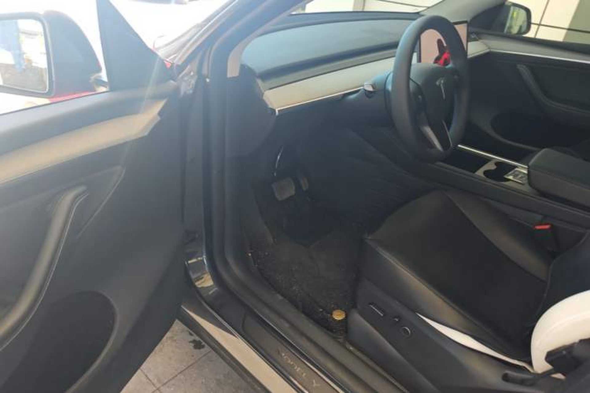 Used Tesla Model Y 2024 Long-Range All-Wheel-Drive Version Driver Seat