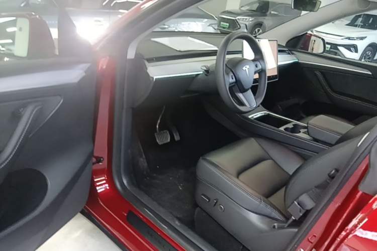 Used Tesla Model Y 2024 Rear-Wheel-Drive Version Driver Seat