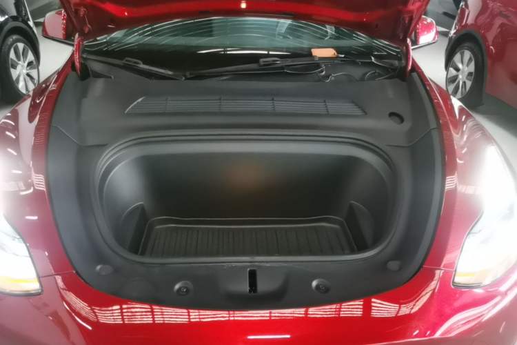Used Tesla Model Y 2024 Rear-Wheel-Drive Version Engine Bay