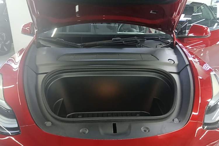 Used Tesla Model Y 2024 Rear-Wheel-Drive Version Engine Bay