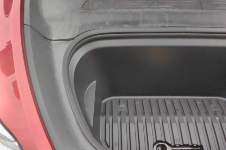Used Tesla Model Y 2024 Rear-Wheel-Drive Version Engine Bay Right