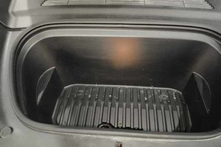 Used Tesla Model Y 2024 Rear-Wheel-Drive Version Engine Bay