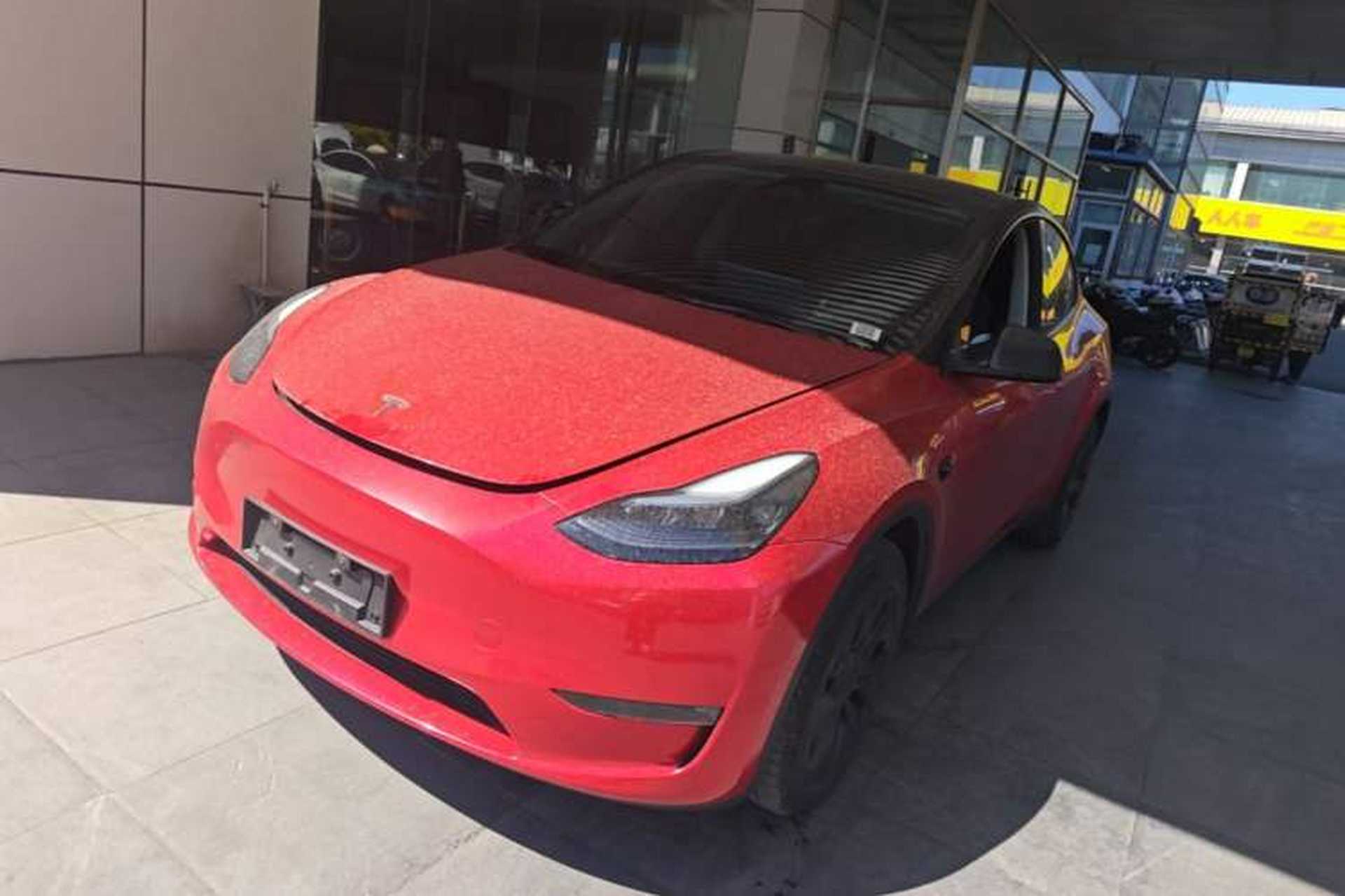 Used Tesla Model Y 2024 Long-Range All-Wheel-Drive Version Front Left 45 Deg