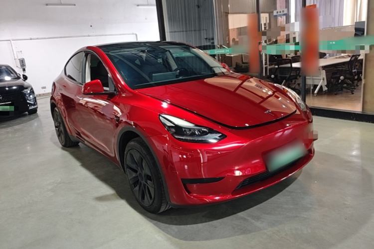 Used Tesla Model Y 2024 Rear-Wheel-Drive Version Front Right 45 Deg