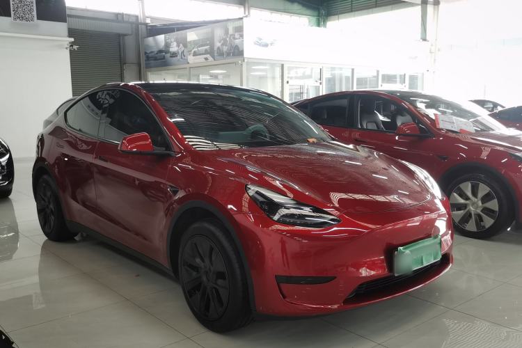 Used Tesla Model Y 2024 Rear-Wheel-Drive Version Front Right 45 Deg