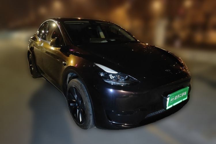 Used Tesla Model Y 2024 Rear-Wheel-Drive Version Front Right 45 Deg