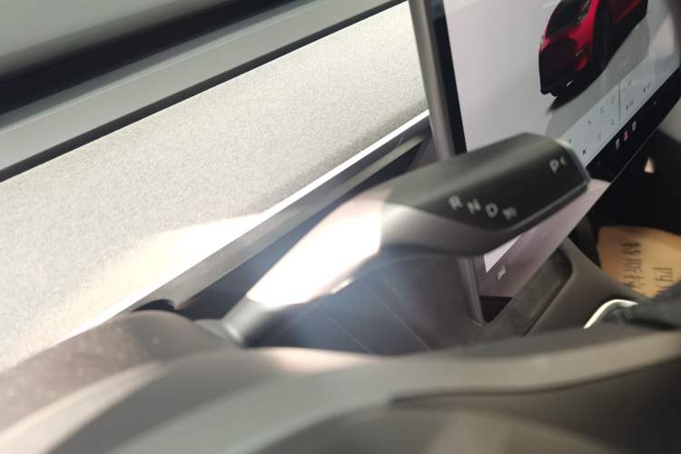 Used Tesla Model Y 2024 Performance High-Performance Edition Gear Lever