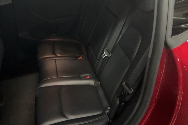 Used Tesla Model Y 2024 Rear-Wheel-Drive Version Interior 1