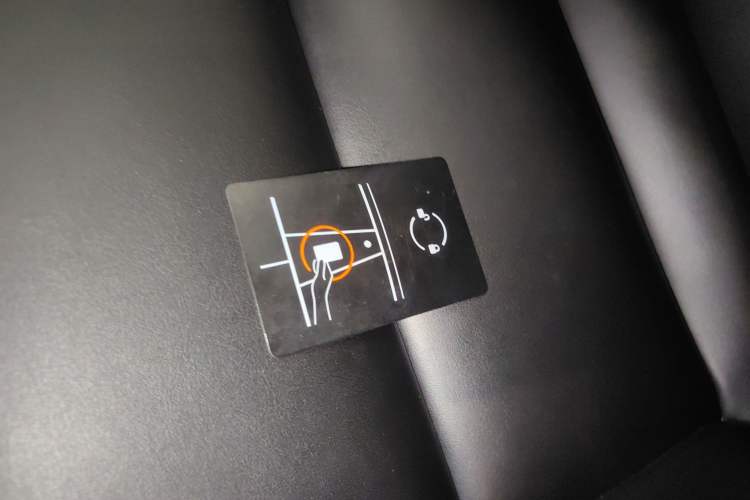 Used Tesla Model Y 2024 Rear-Wheel-Drive Version Interior 1