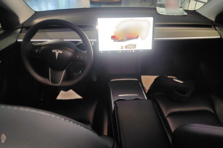 Used Tesla Model Y 2024 Rear-Wheel-Drive Version Interior 2