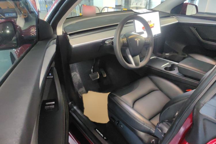 Used Tesla Model Y 2024 Rear-Wheel-Drive Version Interior 3