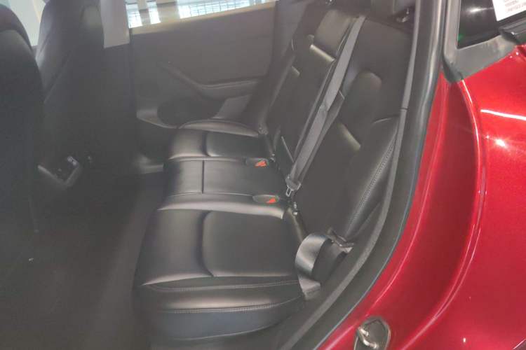Used Tesla Model Y 2024 Rear-Wheel-Drive Version Interior 4