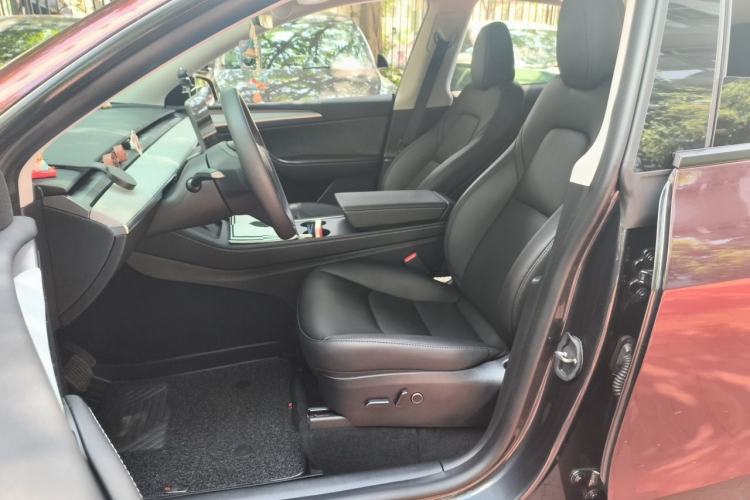 Used Tesla Model Y 2024 Rear-Wheel-Drive Version Left Front Seat