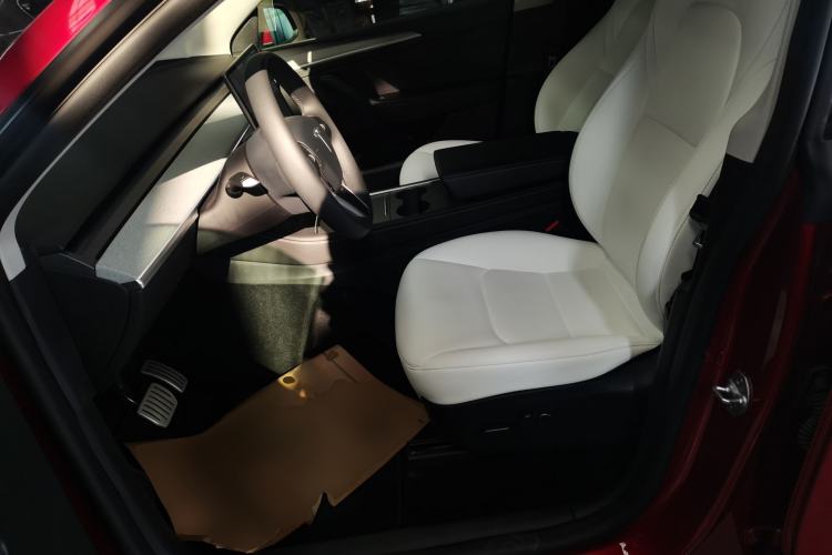 Used Tesla Model Y 2024 Performance High-Performance Edition Left Front Seat