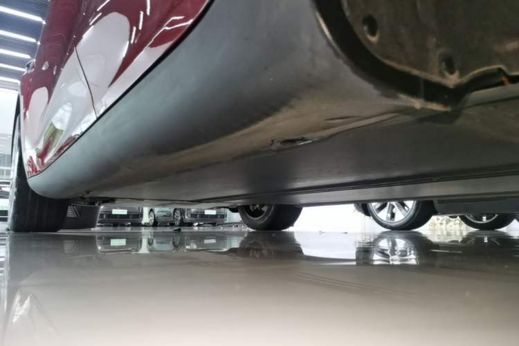Used Tesla Model Y 2024 Rear-Wheel-Drive Version Left Side Sill