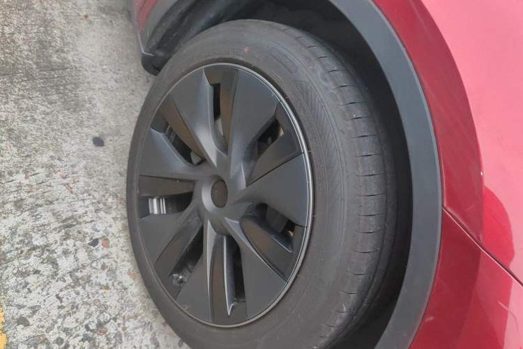 Used Tesla Model Y 2024 Rear-Wheel-Drive Version Right Front Wheel Hub